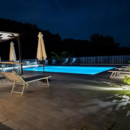 Fattoria Cristina Romantic Garden With Pool & Farm Animals In Tuscany - Fenice 펜션 *